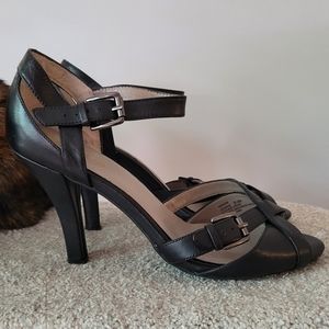 Me Too Jazara Black Buckle Heels, Women's 9.5